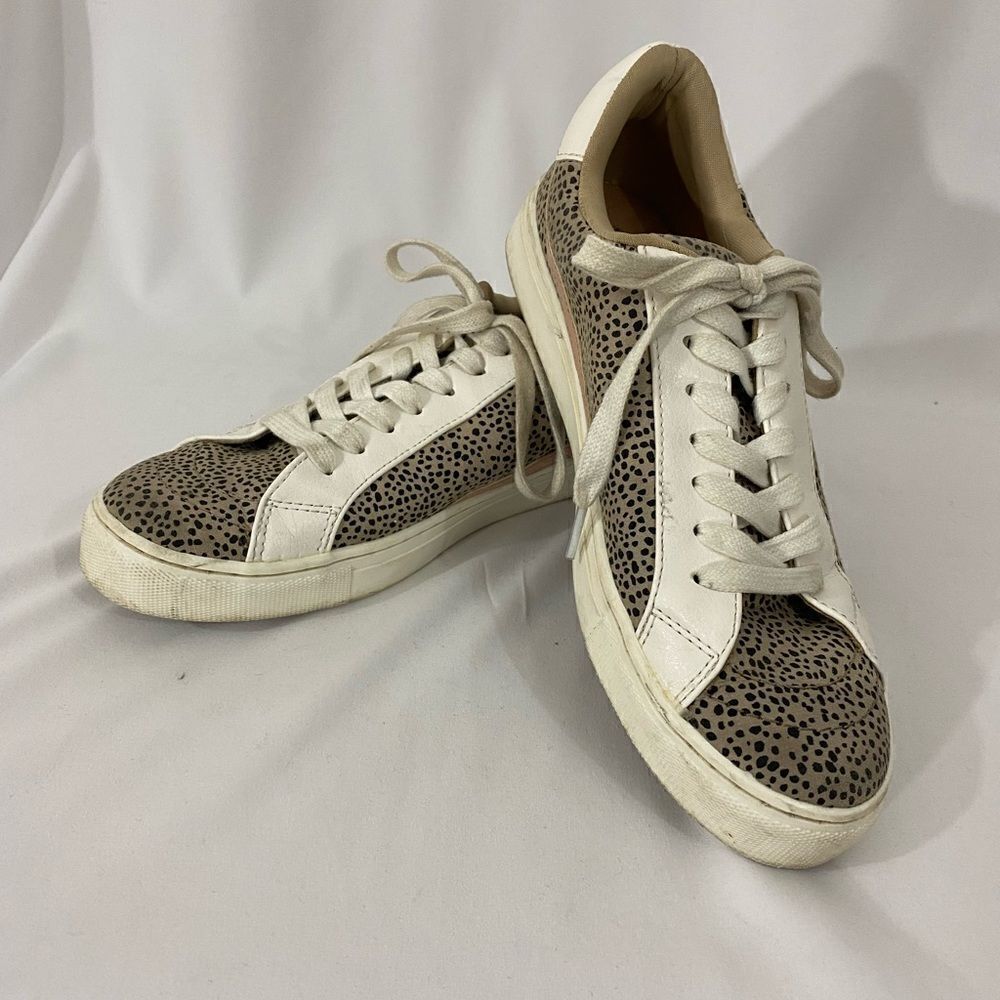 Universal Thread Lace Up Animal Print Sneakers